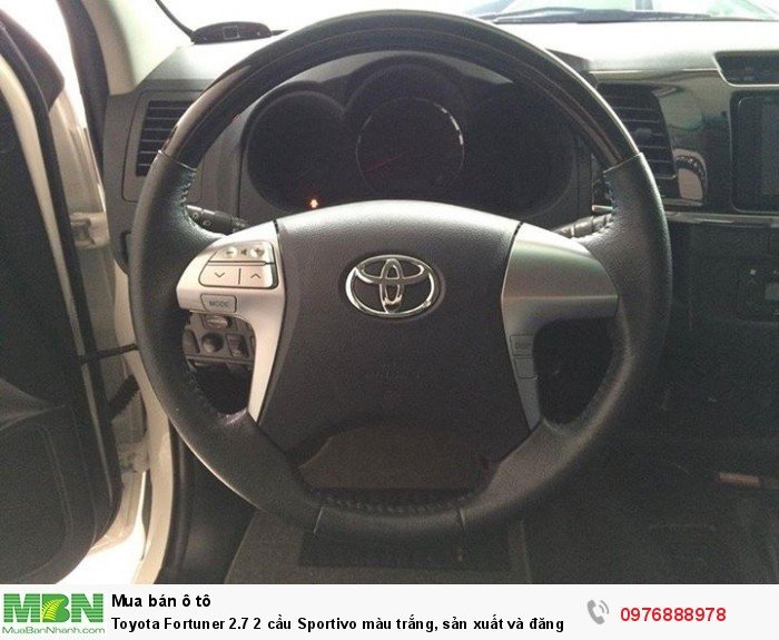 Toyota Fortuner 2.7 2 cầu Sportivo màu trắng, sản xuất và đăng ký tháng 10/2016