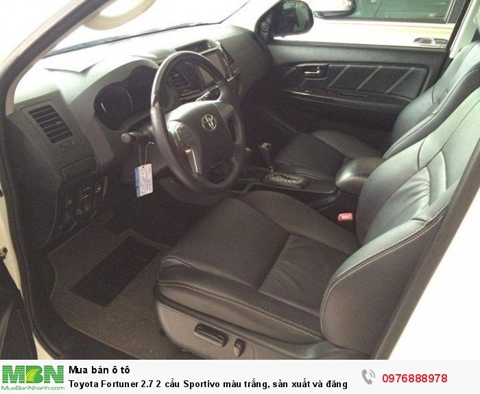 Toyota Fortuner 2.7 2 cầu Sportivo màu trắng, sản xuất và đăng ký tháng 10/2016
