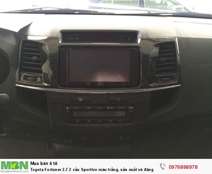 Toyota Fortuner 2.7 2 cầu Sportivo màu trắng, sản xuất và đăng ký tháng 10/2016