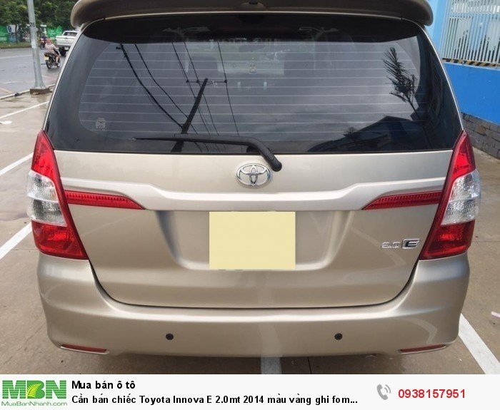 Cần bán chiếc Toyota Innova E 2.0mt 2014 màu vàng ghi fom mới