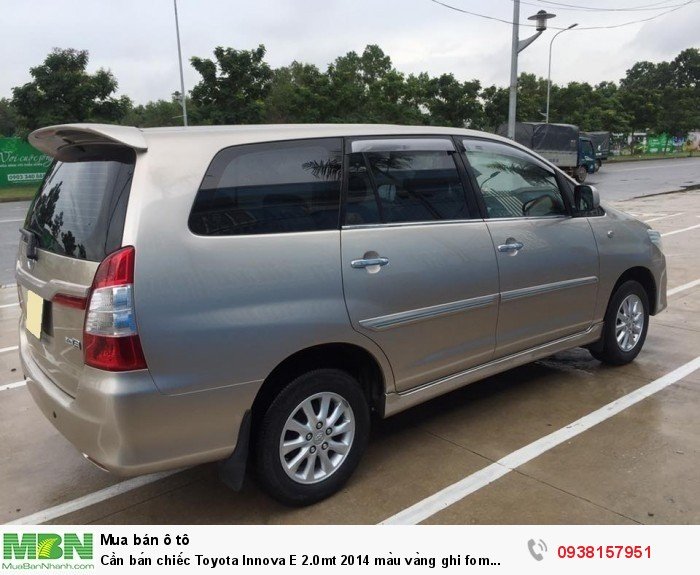 Cần bán chiếc Toyota Innova E 2.0mt 2014 màu vàng ghi fom mới