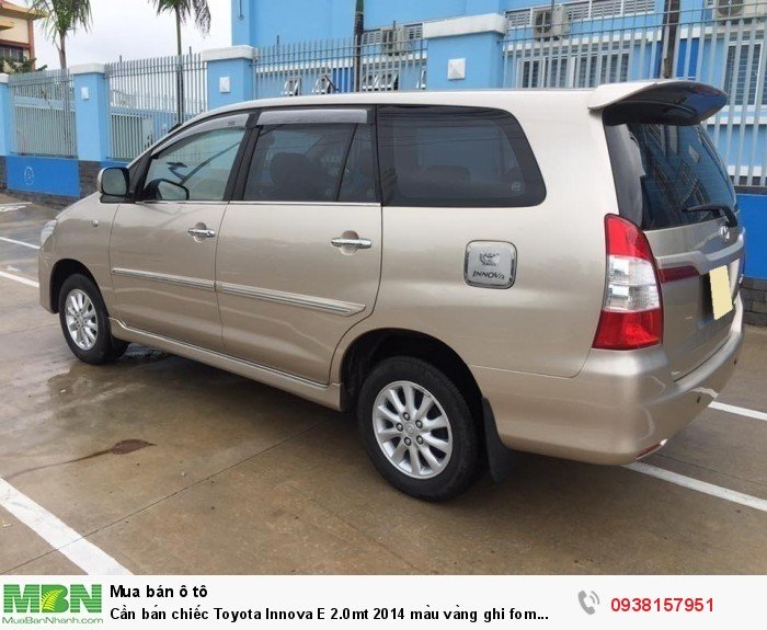 Cần bán chiếc Toyota Innova E 2.0mt 2014 màu vàng ghi fom mới