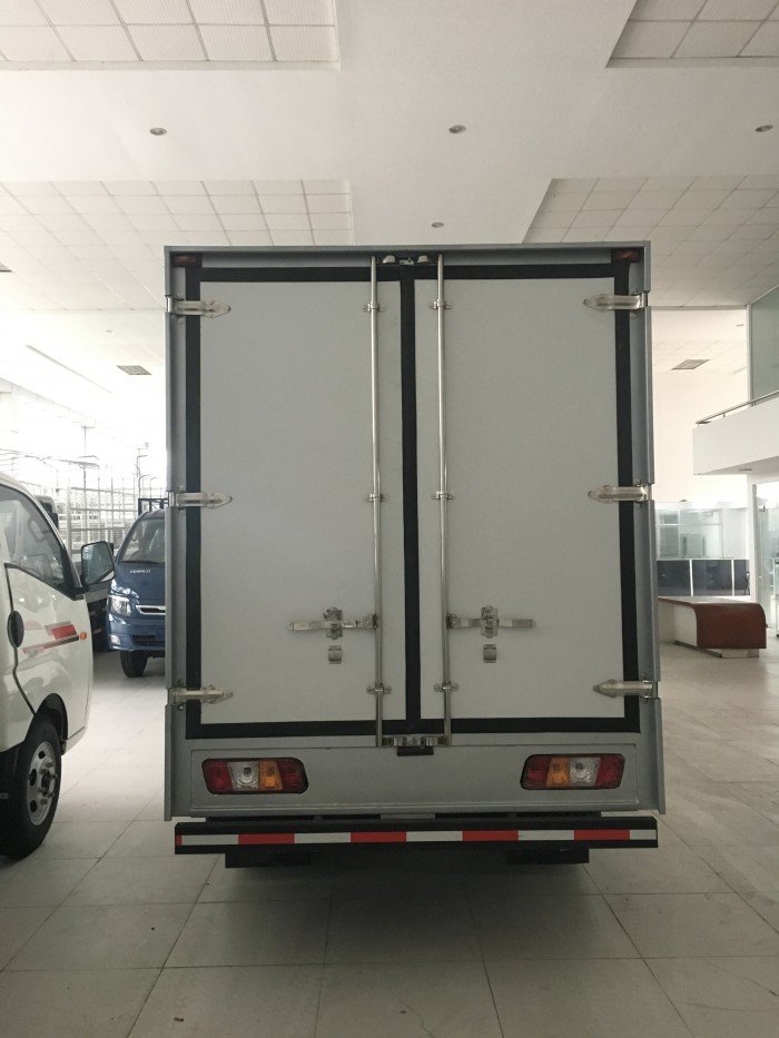 Xe tải DAEHAN 1.9 tấn thùng kín 3.54m, động cơ Hyundai