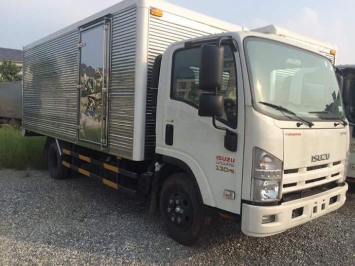 Xe tải thùng kín Isuzu nâng tải 8 tấn Vĩnh Phát FN129