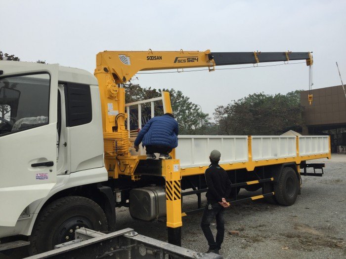 Xe Dongfeng B170 gắn cẩu Soosan SCS 524 6 tấn 4 đốt