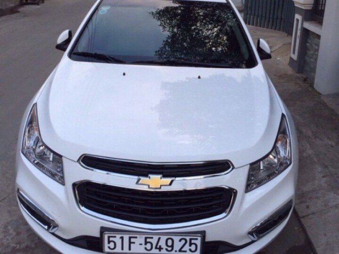 Cho thuê xe tự lái chiếc Chevrolet Cruze 2016 mới đét, chạy cực êm, giá hợp lý nhất.