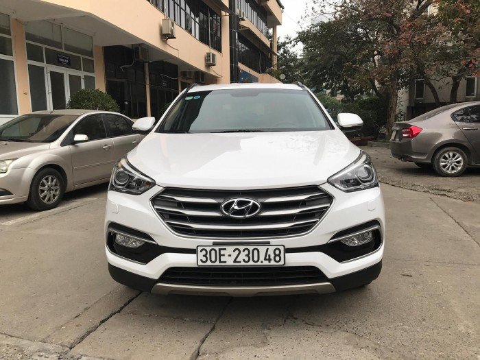Santafe 2016 màu trắng