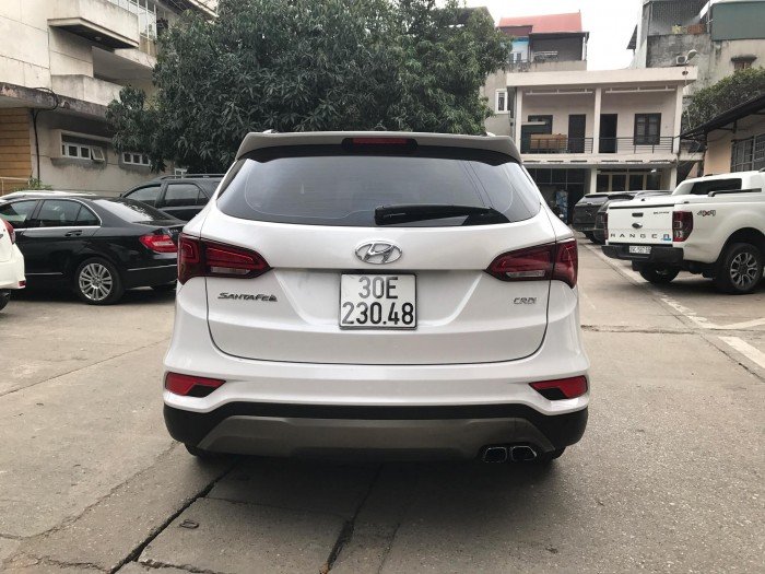 Santafe 2016 màu trắng