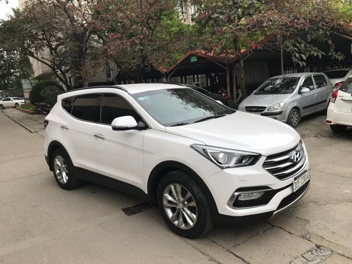 Santafe 2016 màu trắng