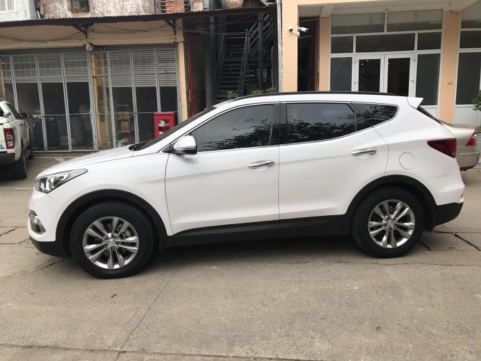 Santafe 2016 màu trắng
