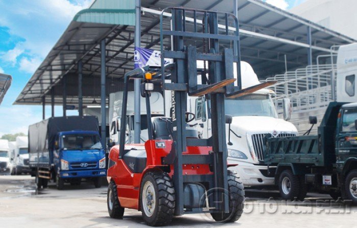 Xe nâng máy dầu Maximal 3 tấn máy Isuzu