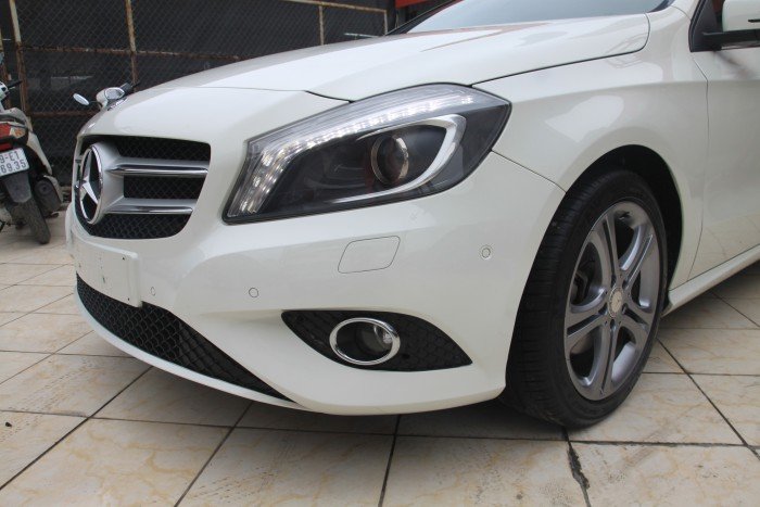 Mercedes A200 màu trắng, sản xuất 2013, xe còn rất mới.