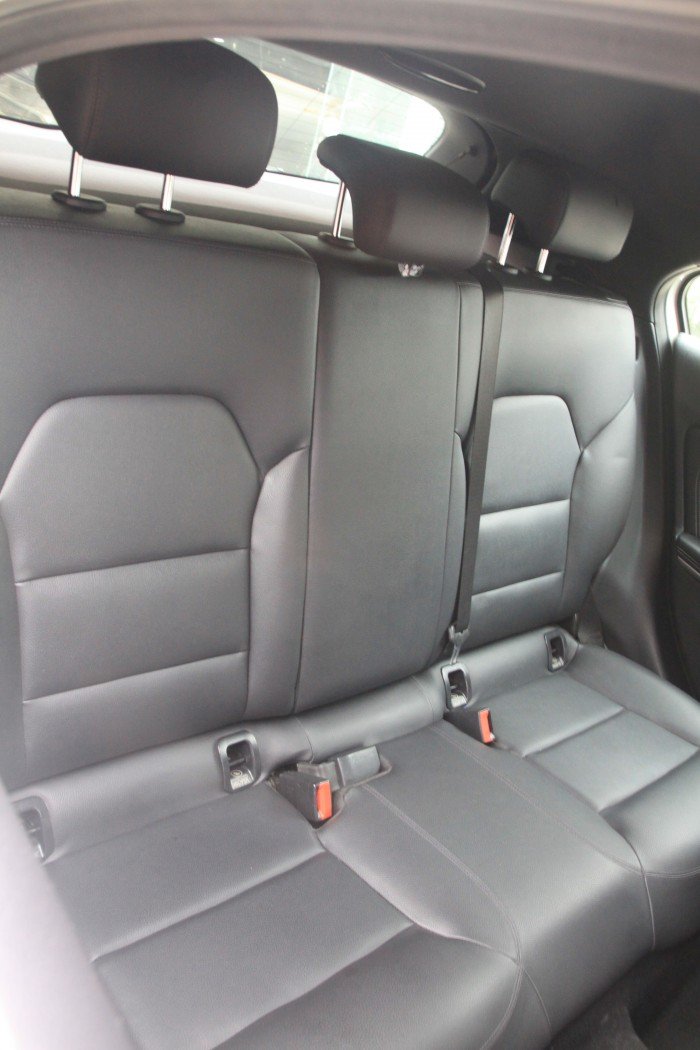 Mercedes A200 màu trắng, sản xuất 2013, xe còn rất mới.