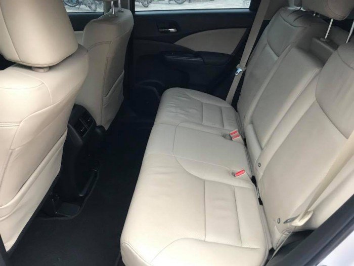 HONDA CR-V 2.0AT 2015, màu bạc, nội thất kem, số tự động.
