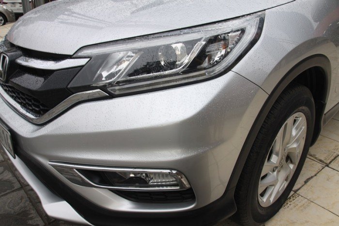 HONDA CR-V 2.0AT 2015, màu bạc, nội thất kem, số tự động.