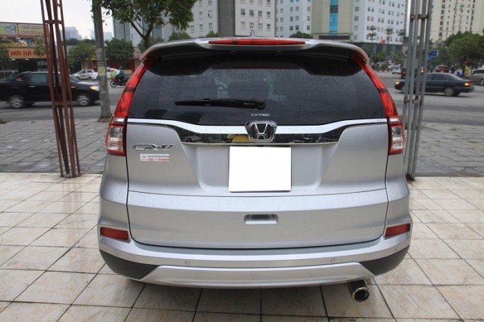 HONDA CR-V 2.0AT 2015, màu bạc, nội thất kem, số tự động.