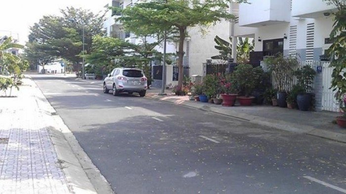 100m2 đất MT Nguyễn Duy Trinh, Quận 2, sổ riêng