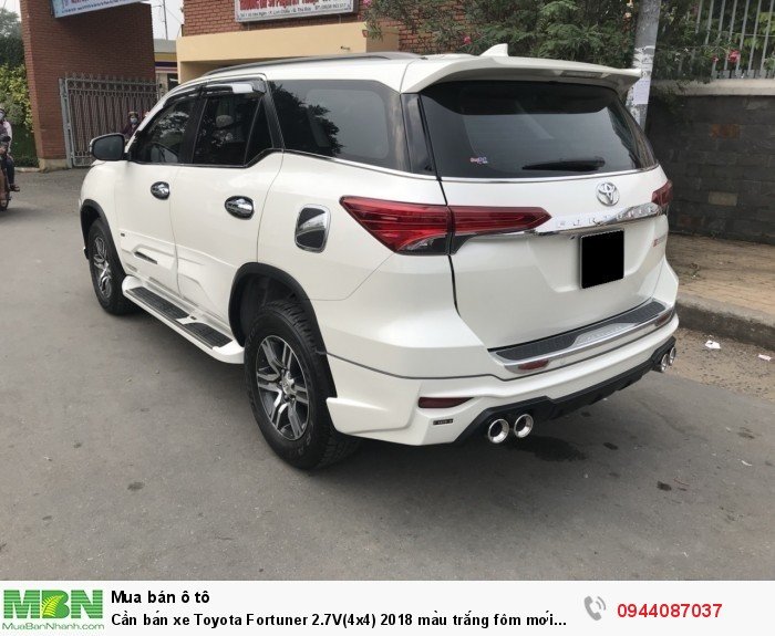 Cần bán xe Toyota Fortuner 2.7V(4x4) 2018 màu trắng fôm mới cực đẹp