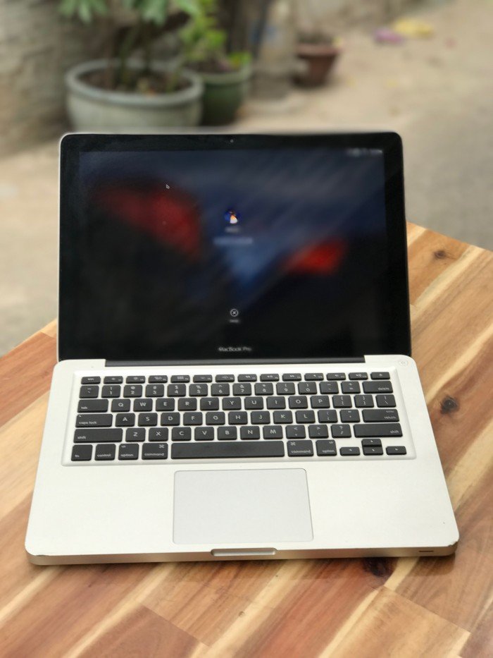 Macbook Pro 13,3in, i5 4G 320G Đẹp zin 100% Giá rẻ0
