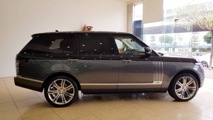Range Rover SV Autobiography phiên bản 2 màu xe thương mại mới