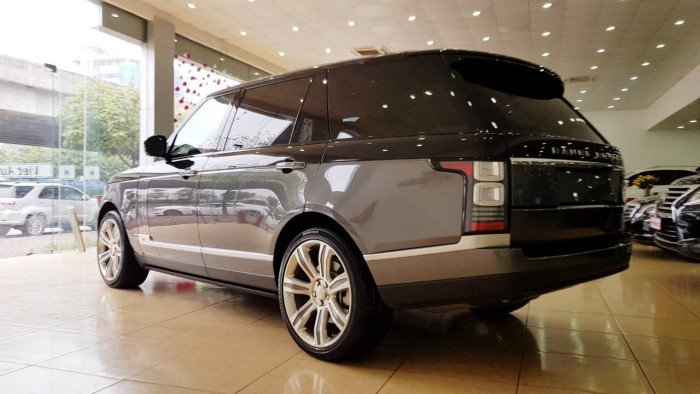 Range Rover SV Autobiography phiên bản 2 màu xe thương mại mới