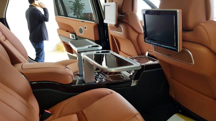 Range Rover SV Autobiography phiên bản 2 màu xe thương mại mới