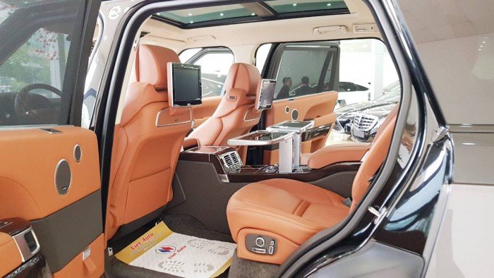 Range Rover SV Autobiography phiên bản 2 màu xe thương mại mới