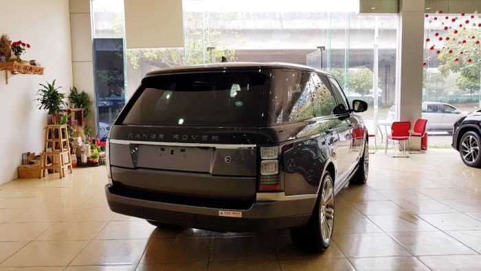 Range Rover SV Autobiography phiên bản 2 màu xe thương mại mới