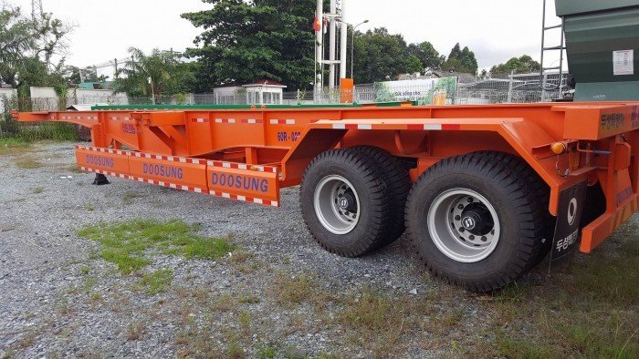 Thanh lý gấp SMRM xương 2trục, 20ft, 30tấn Doosung. Đời mới. Bán giá gốc