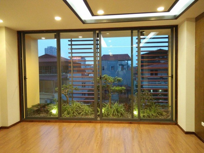 Chính chủ bán gấp nhà mặt phố Phan Kế Bính, dt 90m2, 8 tầng