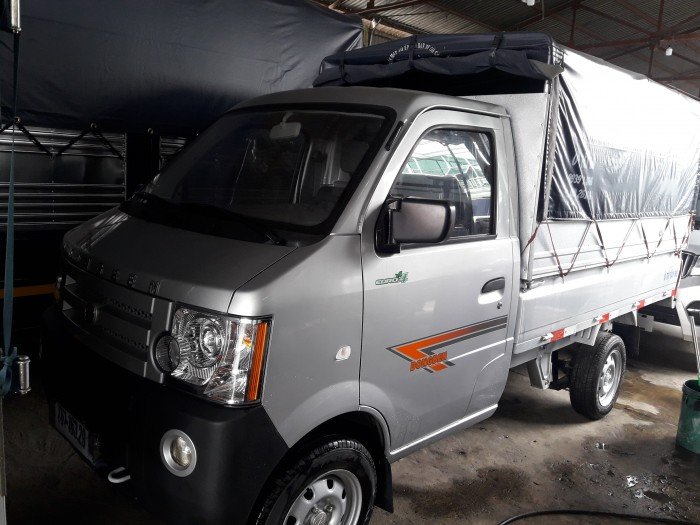 Xe tải Dongben 810kg thùng dài 2 mét 5 vào ngõ hẻm trong thành phố