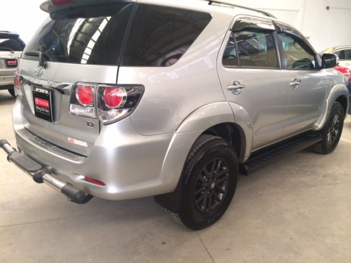 Toyota Fortuner Dầu - Màu Bạc - 2016