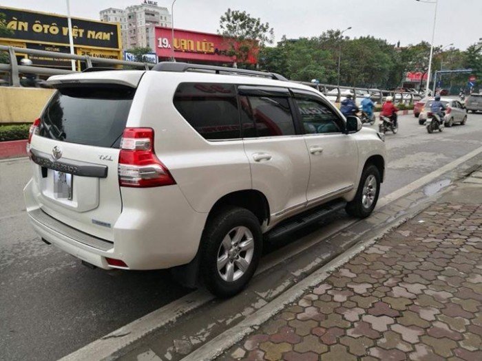 Toyota Prado TXL 2.7 model 2015 màu trắng