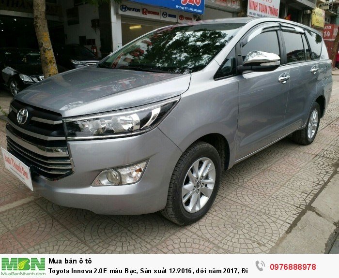 Toyota Innova 2.0E màu Bạc, Sản xuất 12/2016,  đời năm 2017, Đi 9000 km