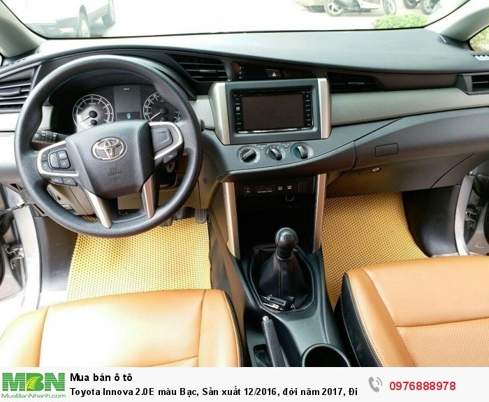 Toyota Innova 2.0E màu Bạc, Sản xuất 12/2016,  đời năm 2017, Đi 9000 km