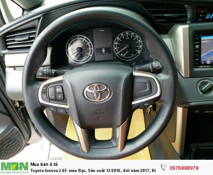 Toyota Innova 2.0E màu Bạc, Sản xuất 12/2016,  đời năm 2017, Đi 9000 km