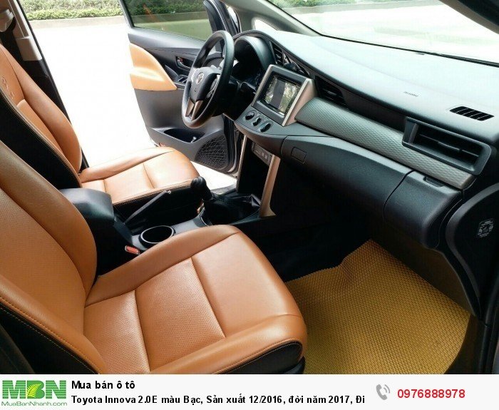 Toyota Innova 2.0E màu Bạc, Sản xuất 12/2016,  đời năm 2017, Đi 9000 km