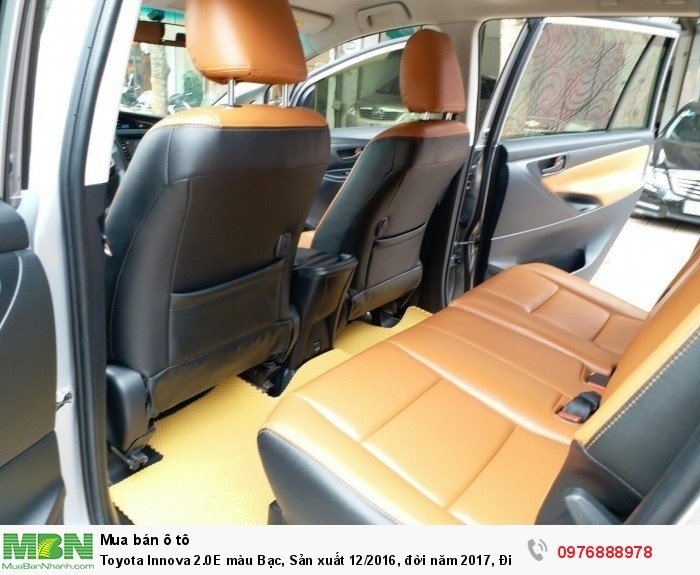 Toyota Innova 2.0E màu Bạc, Sản xuất 12/2016,  đời năm 2017, Đi 9000 km