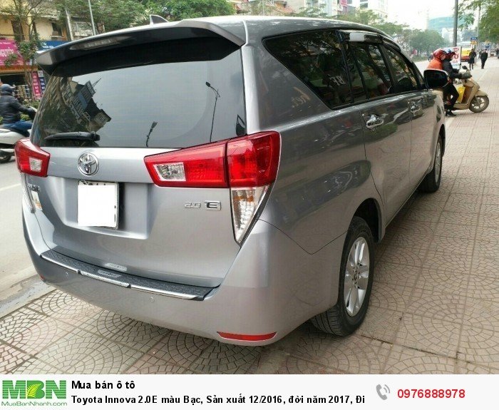 Toyota Innova 2.0E màu Bạc, Sản xuất 12/2016,  đời năm 2017, Đi 9000 km