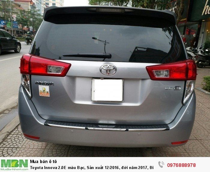 Toyota Innova 2.0E màu Bạc, Sản xuất 12/2016,  đời năm 2017, Đi 9000 km