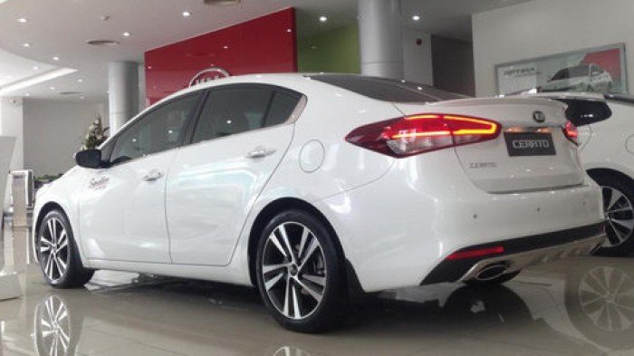 Cho thuê xe tự lái hiệu Kia Cerato 2017 giá rẻ, thủ tục nhanh chóng