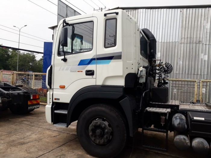 Bán Xe Đầu Kéo Hyundai Hd700 giá ưu đãi nhất tại Bà Rịa Vũng Tàu