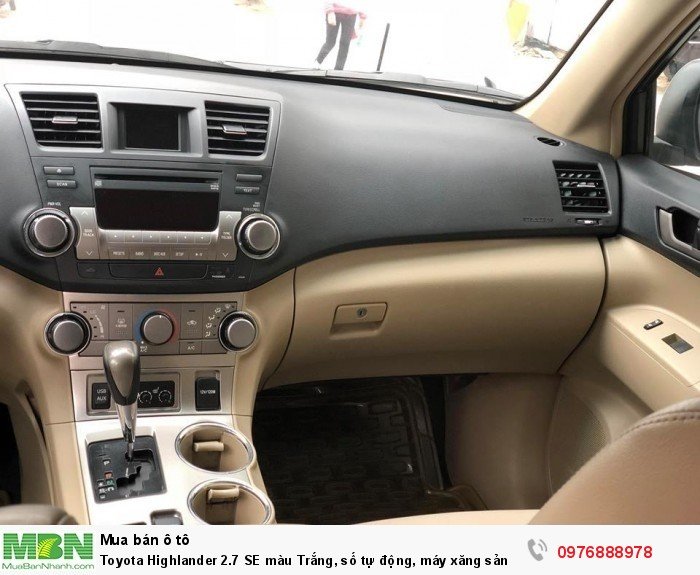 Toyota Highlander 2.7 SE màu Trắng, số tự động, máy xăng sản xuất 2011, Nhập M