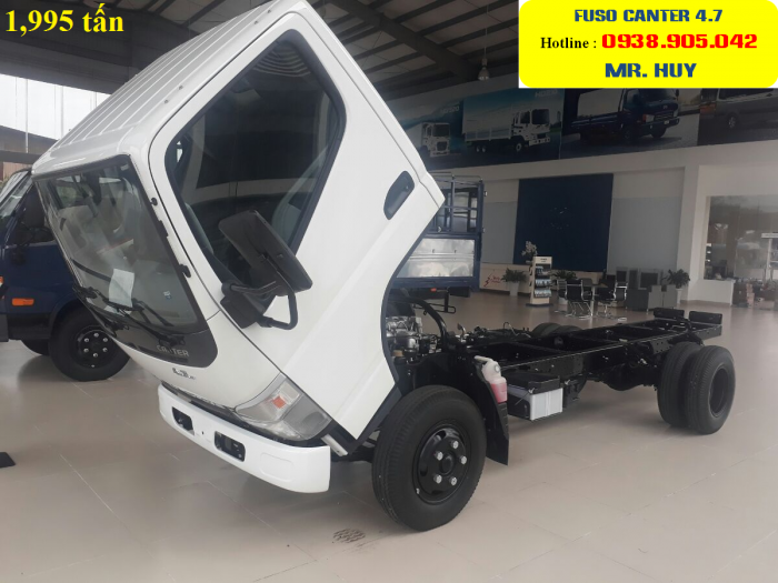 Giá xe tải Fuso Canter 4.7 thùng mui bạt tải trọng 1.9 tấn