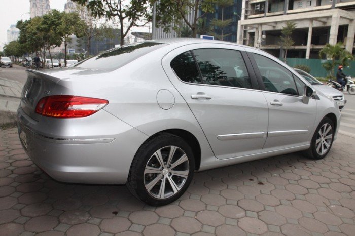 Xe Peugeot 408 AT sx 2014, đăng kí T4/2017. màu Bạc, nội thất đen. Xe nhập.