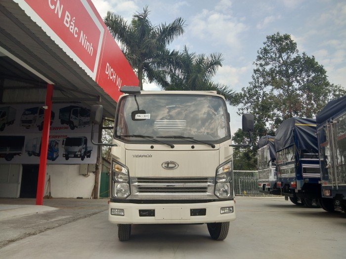 Bán xe tải Deahan Teraco240. Thùng kín. 2,4tấn . Trả góp đến 80% lãi xuất thấ . Giao xe ngay