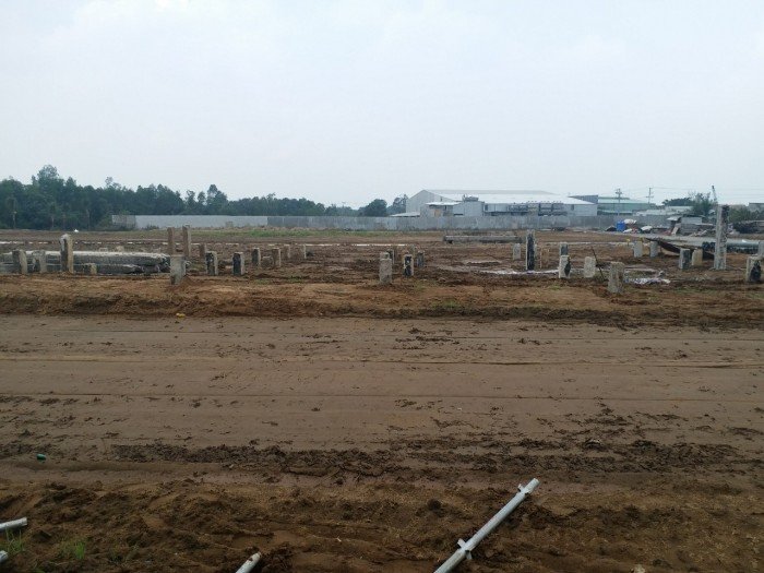Cần bán 100m2 đất thổ cư ngay đường Thanh Niên, Hóc Môn, shr, bao sang tên