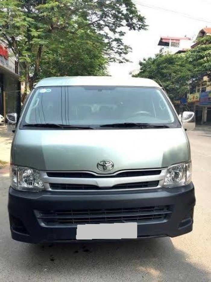 Cần bán con cá mập Hiace 2011 số sàn màu xanh chạy dầu rất tiết kiệm