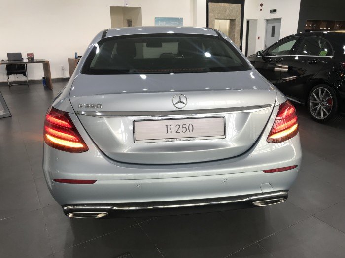 MERCEDES BENZ E250 giao ngay, giá tốt