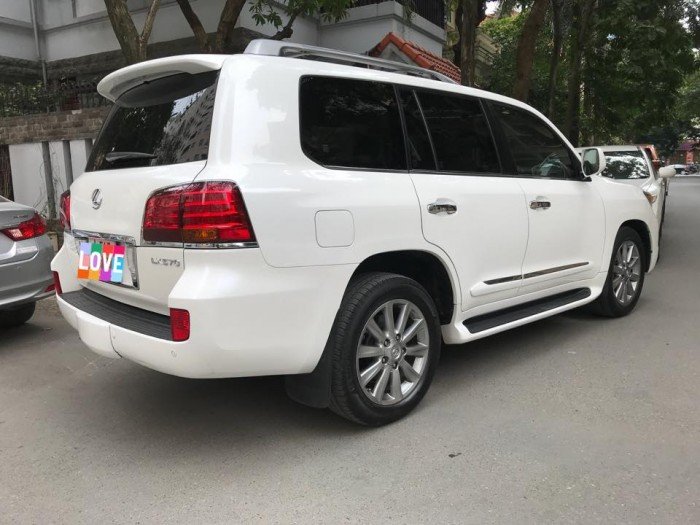 Lexus LX570 Trắng Nhập Khẩu model 2012